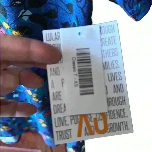 Lularoe XS‎ blue floral short sleeve Classic T shirt . NWT - Picture 3 of 8